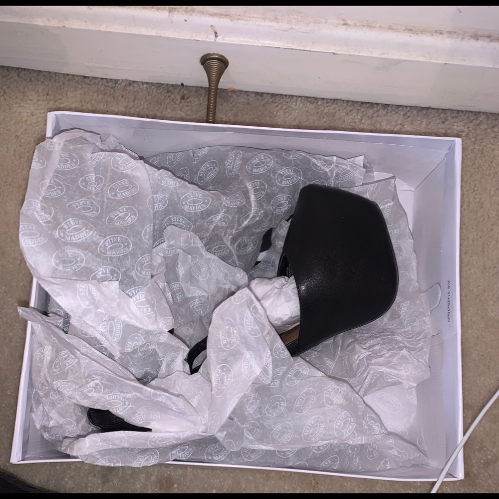 Black platforms - Picture 2 of 2